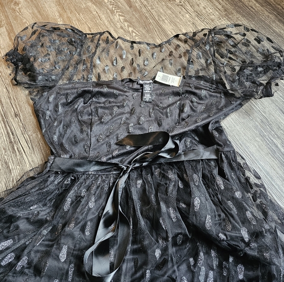 NWT Hot Topic Coffin Glitter Mesh Dress - Plus Size 2/2X - Picture 5 of 9